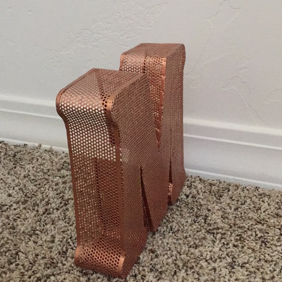 Aesthetic initial sign - Picture 3 of 3